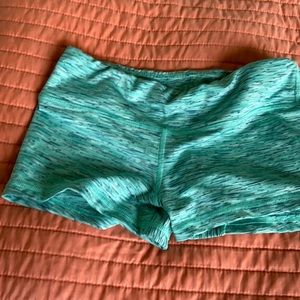 Fleo shorts. Size small. Great condition